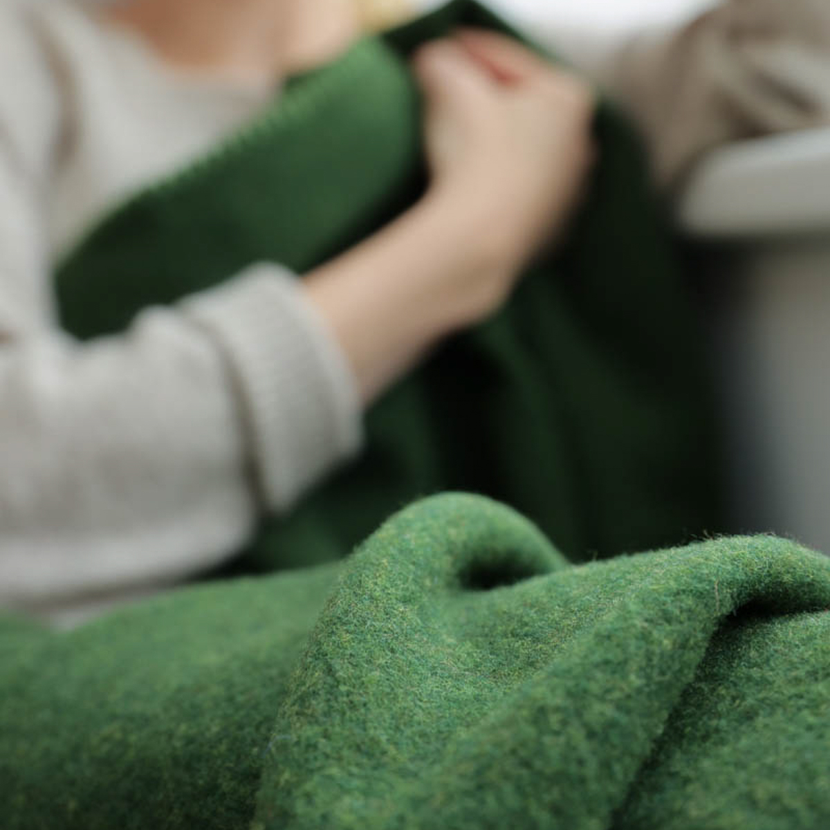 Hochwertige Decke aus Merinowolle, grüne Wolldecke, Fernsehdecke, Naturtextilien