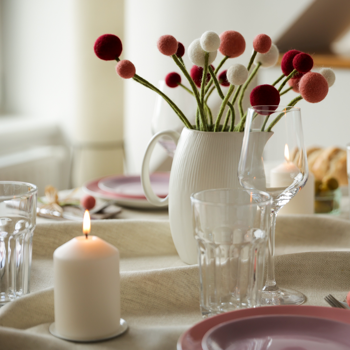 Nachhaltige Tischdeko für zuhause, Filzblumen, natürlich Deko für den Tisch 