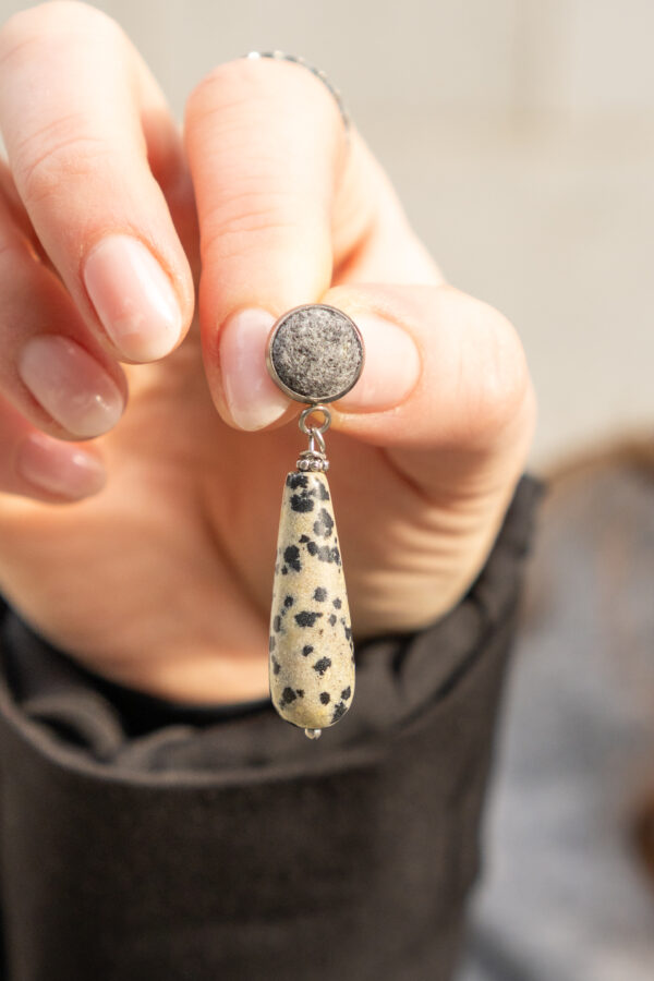 Lodenohrring GROSSGLOCKNER aus grauem Merinowoll-Loden und Jaspis