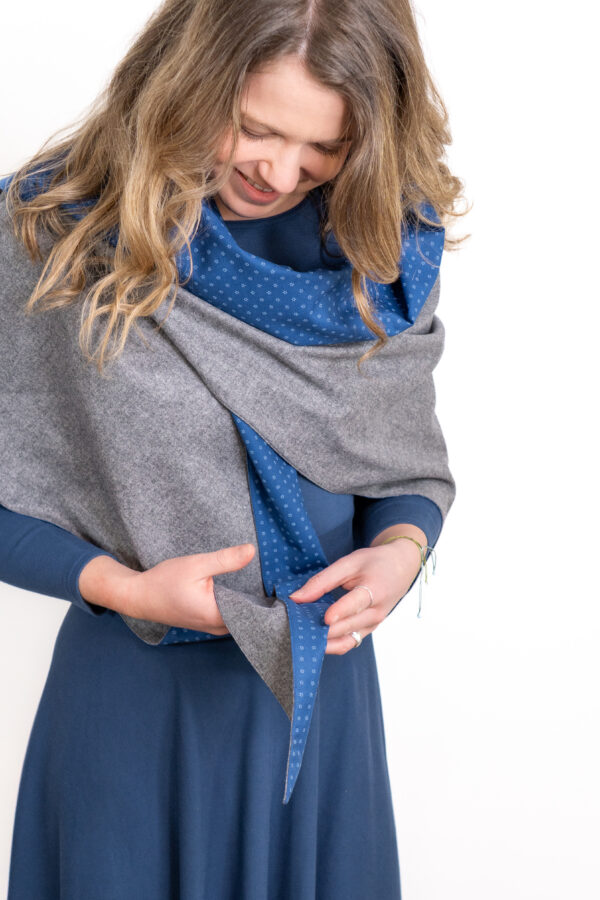 Großes Dreieckstuch - Poncho zum Kleid - Königsblau – Loden Schultertuch für Damen
