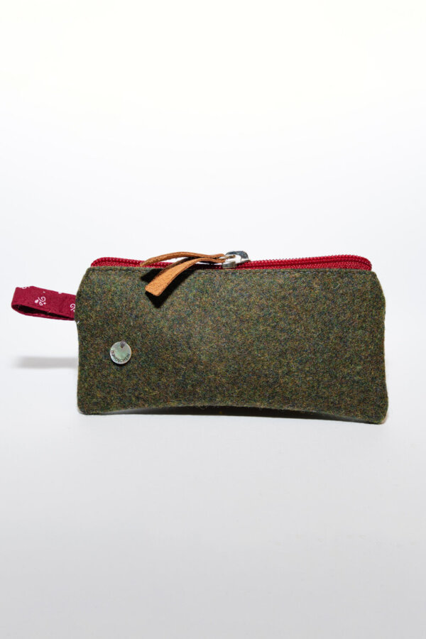 Mini-Täschchen ANNI aus grünem Loden mit Schlüsselring – ideal für Krimskrams in der Handtasche