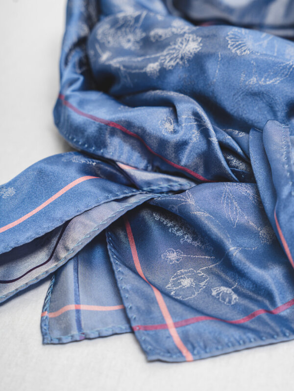 FLORA – Damen Seidentuch in edlem Blau, leichtes Jacquard-Tuch für Alltag & Abend