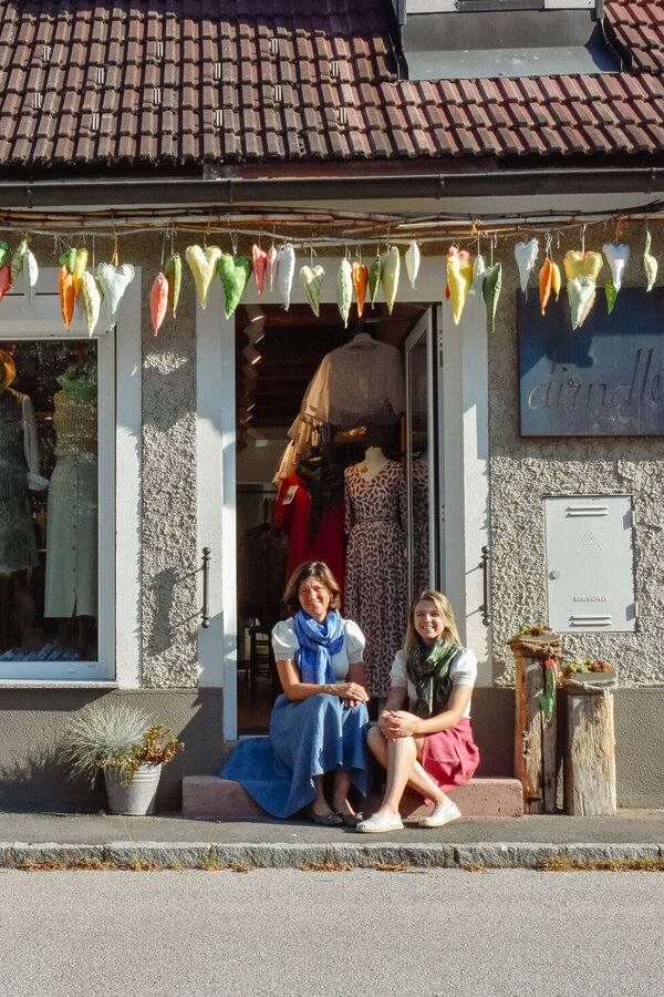Das dirndleck - der Partnerbetrieb von Mondschein - hochwertige Trachtenmode und dazu passende Tücher, Taschen und Schmuck aus der Region