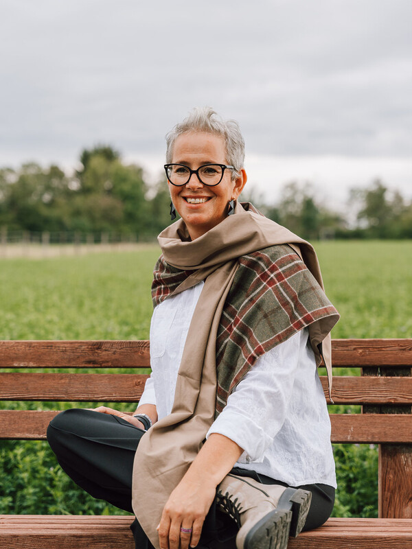 Dreieckstuch PAULA mit grün-rot kariertem Loden und taupefarbener Baumwollrückseite – beige, weich, wärmend, stilvoll