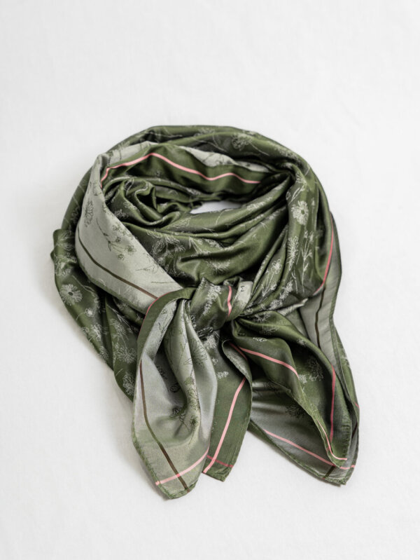 FLORA Jacquard Seidentuch in Grün – stilvoll, hochwertig und leicht - perfekt als Geschenk