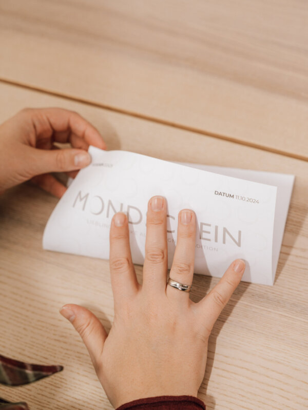 Mondschein Geschenkgutschein – ideal als stilvolles, nachhaltiges Geschenk für Freundinnen und Familie.