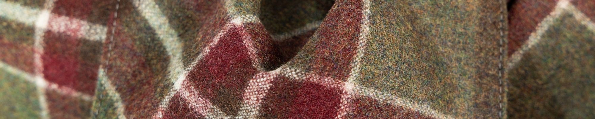 Mondschein Design Dreieckstuch aus Loden Banner