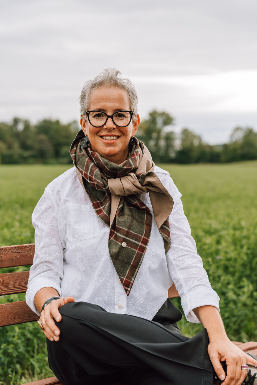 Schultertuch PAULA – aus kariertem Loden in Grün-Rot mit Rückseite aus weicher Baumwolle in Taupe, Beige
