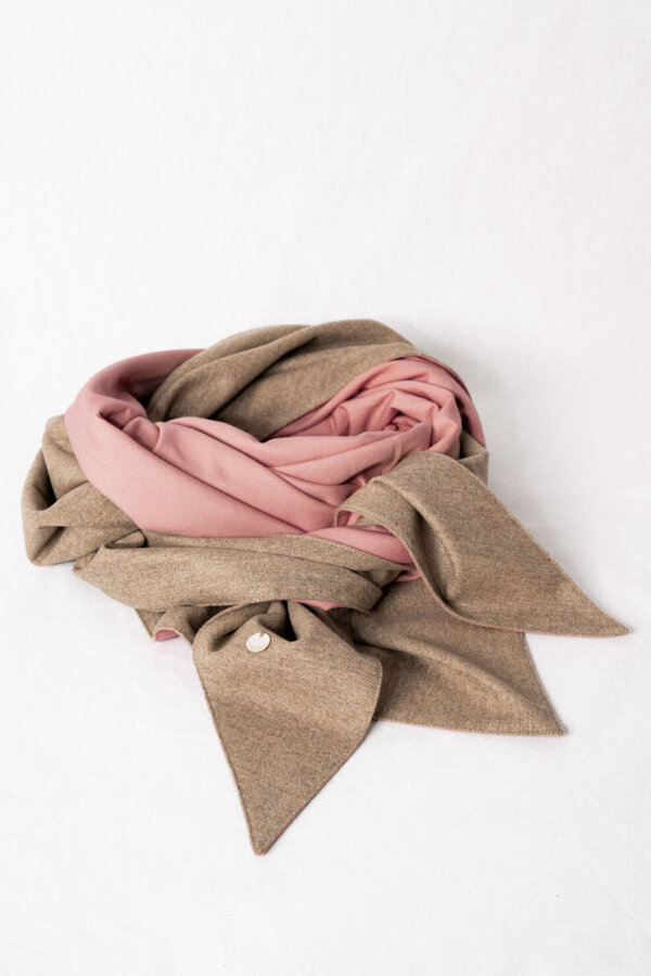 Warmer hochwertiger Lodenschal Sara in Taupe-Rosé – perfektes Geschenk für Damen, Dreieckstuch regional produziert